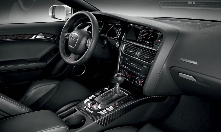 Торпедо Audi RS5 Coupe 2010 года  (WW) (фото 27 из 66)